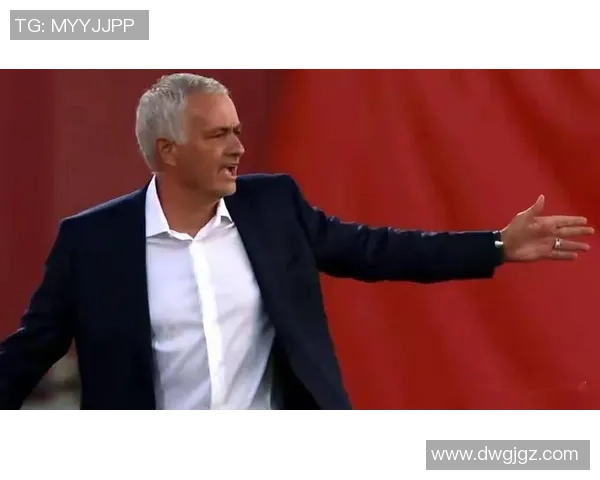 足球球星抓裤兜瞬间引发热议 揭秘背后的场上心理与竞技态度 足球球星抓裤兜瞬间引发热议 揭秘背后的场上心理与竞技态度